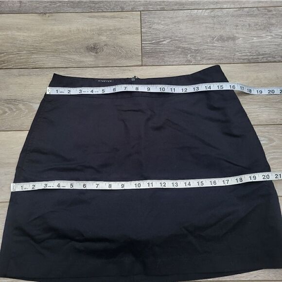 Adidas black skirt with great pockets size 4 - Picture 8 of 9